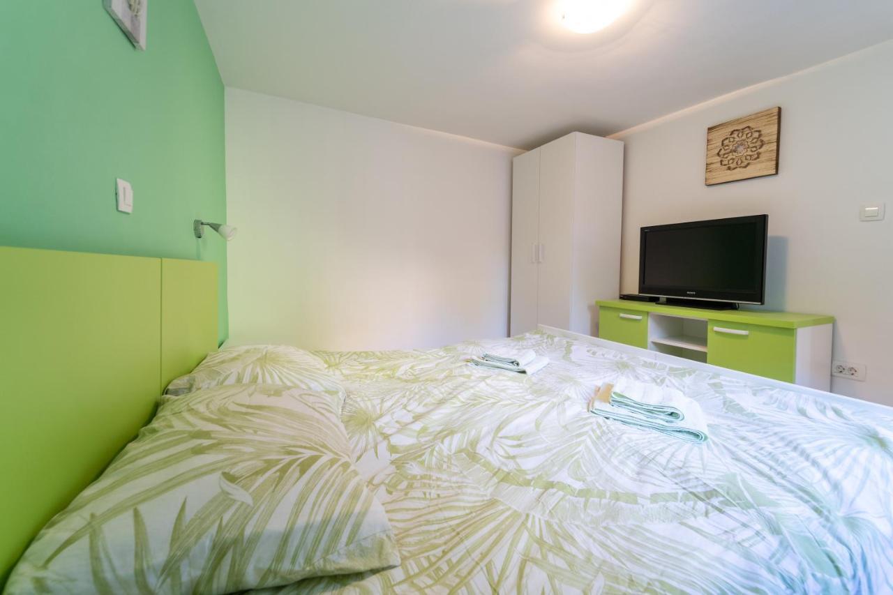 Apartment Fly Split Extérieur photo